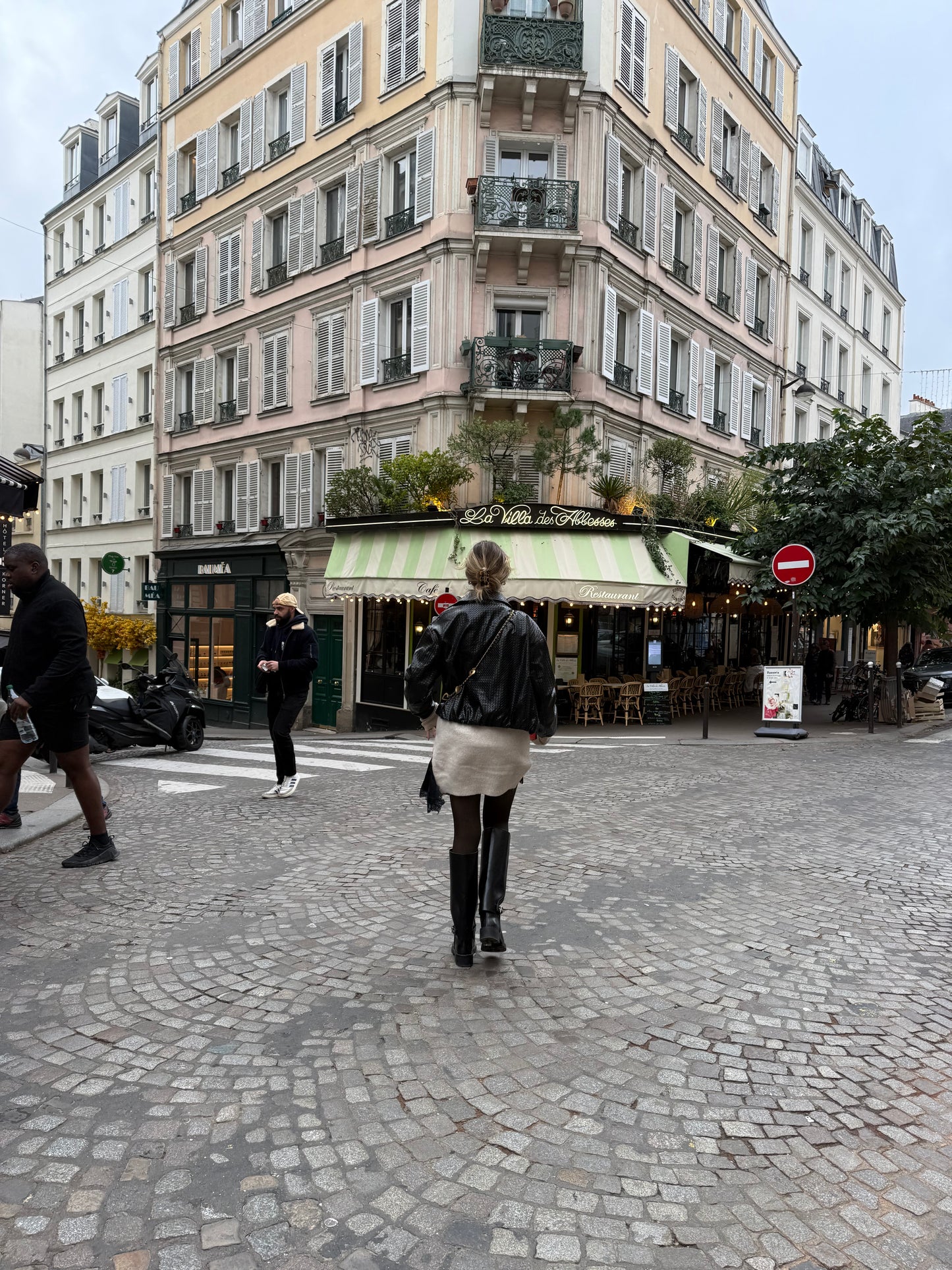 ALLEGRA WOVEN LUXE BOMBER JACKET IN NOIR