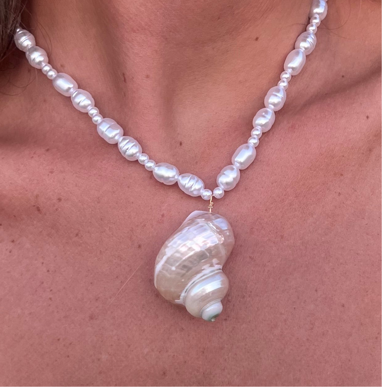 La Concha Necklace