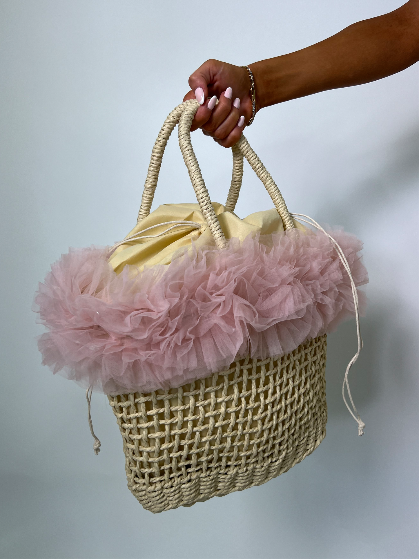 BELLA Pink Frill Straw Beach Bag