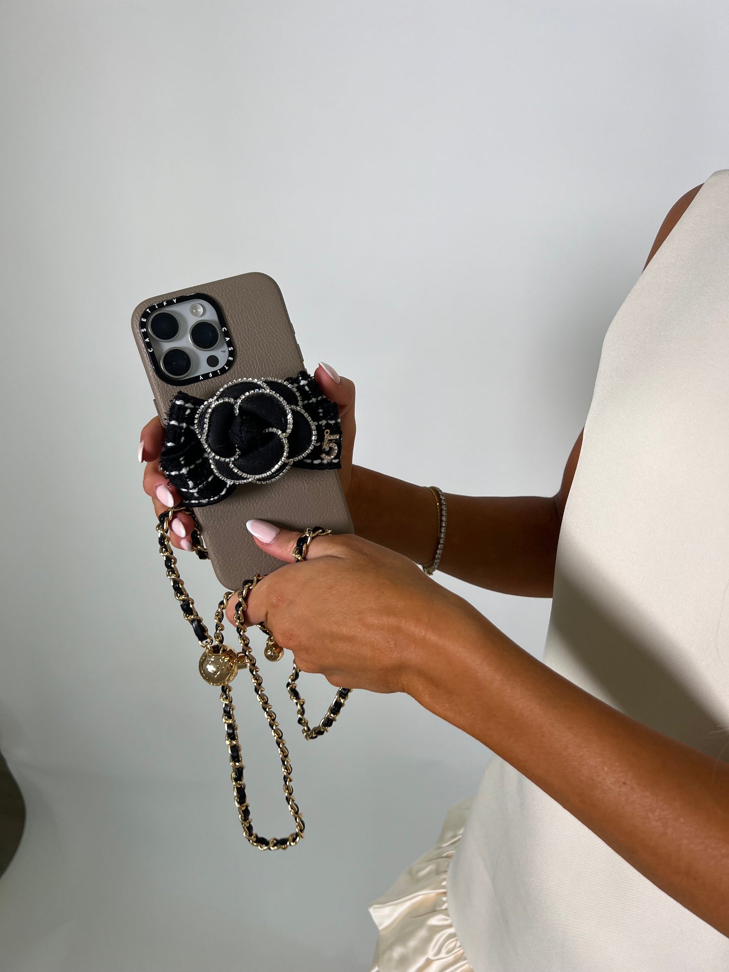 Gardenia Phone Holder Black