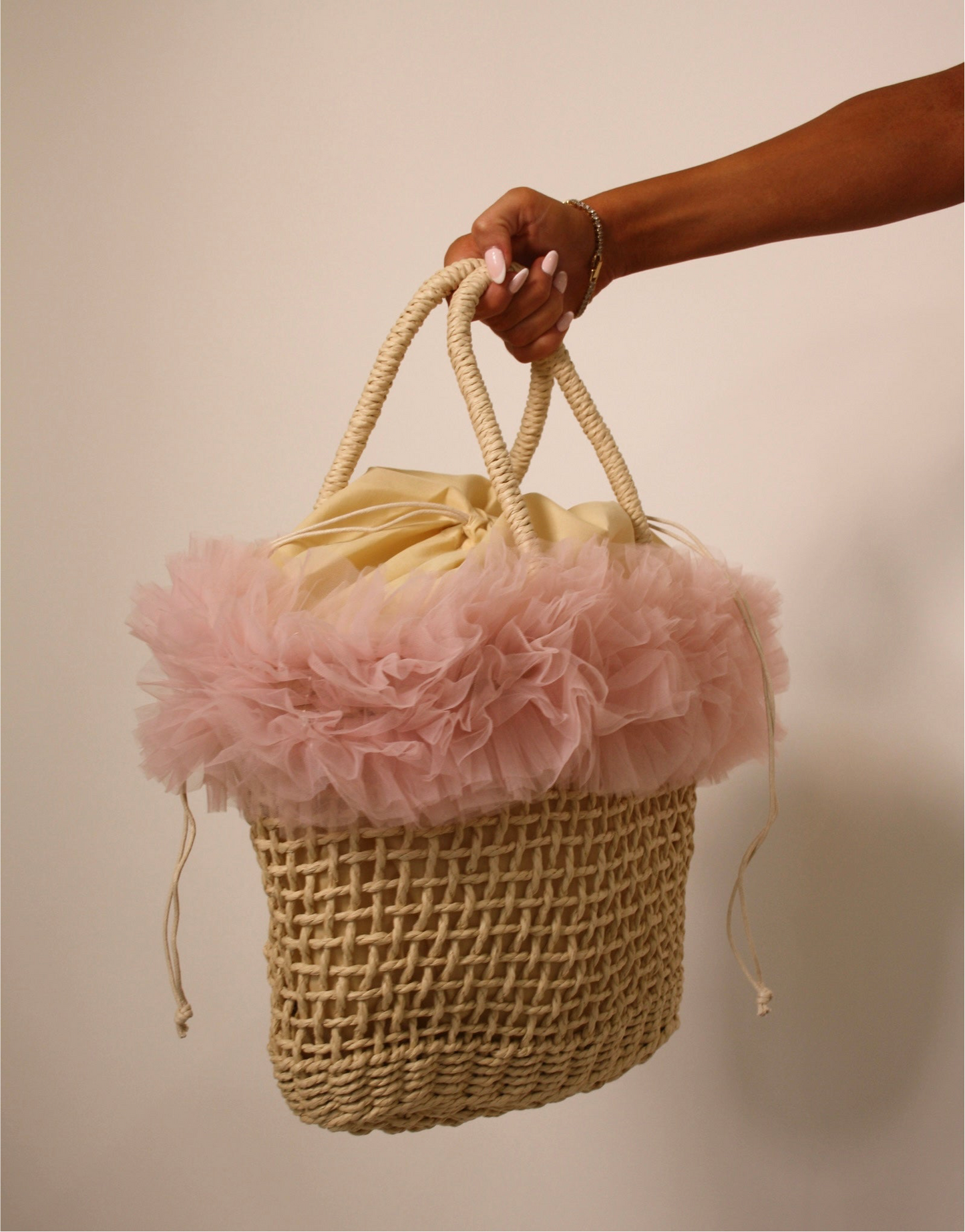 BELLA Pink Frill Straw Beach Bag