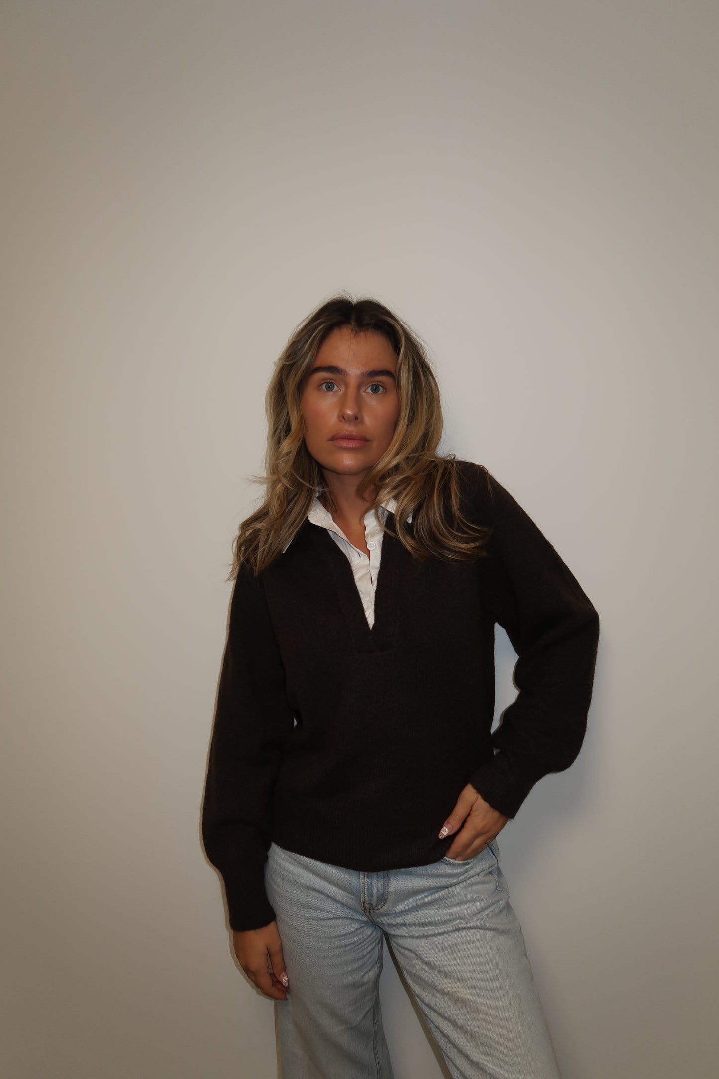 COLLARED KNIT IN BRUSHED COCOA