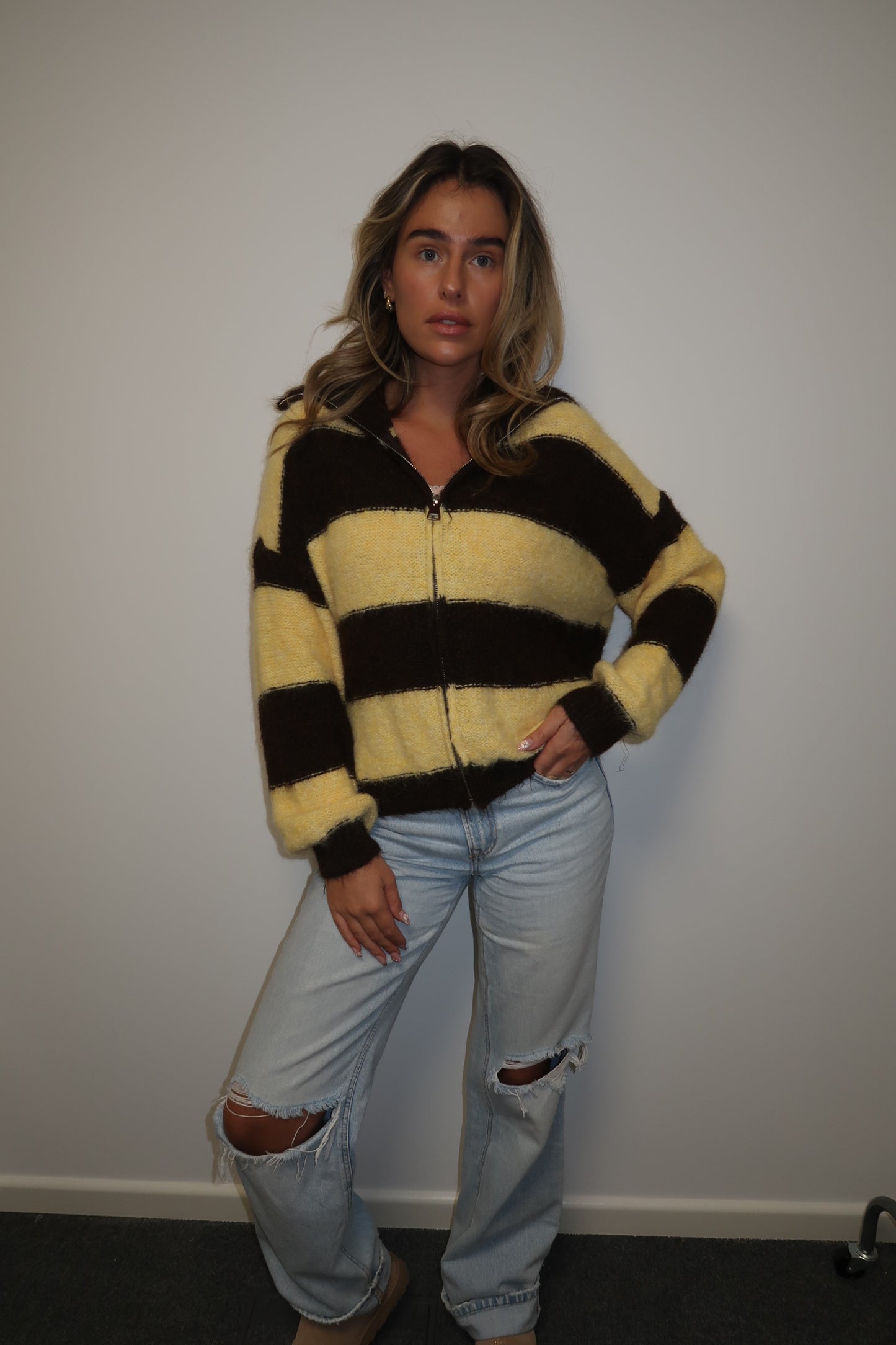 BROWN AND BUTTER STRIPE HONEYBEE KNIT