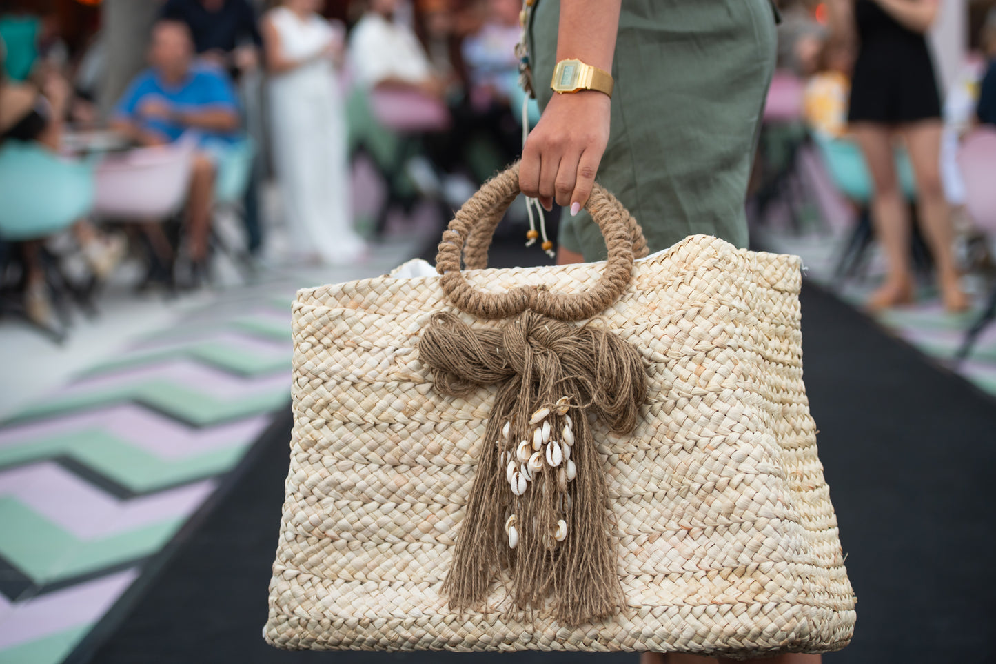 LOVE TO BEACH Giant Straw Bag with Bow