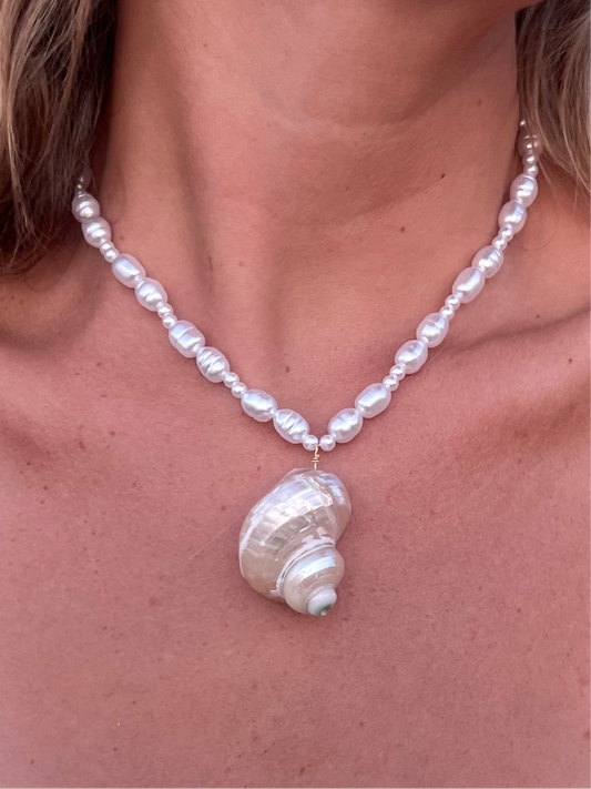 La Concha Necklace
